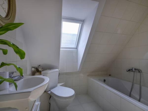 Bialy Dwor Villa Kostrzyca ภายนอก รูปภาพ